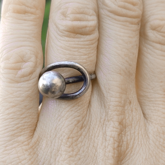 Vintage Mid-Century Modern Sterling Silver Abstract Ring - Picture 2 of 6